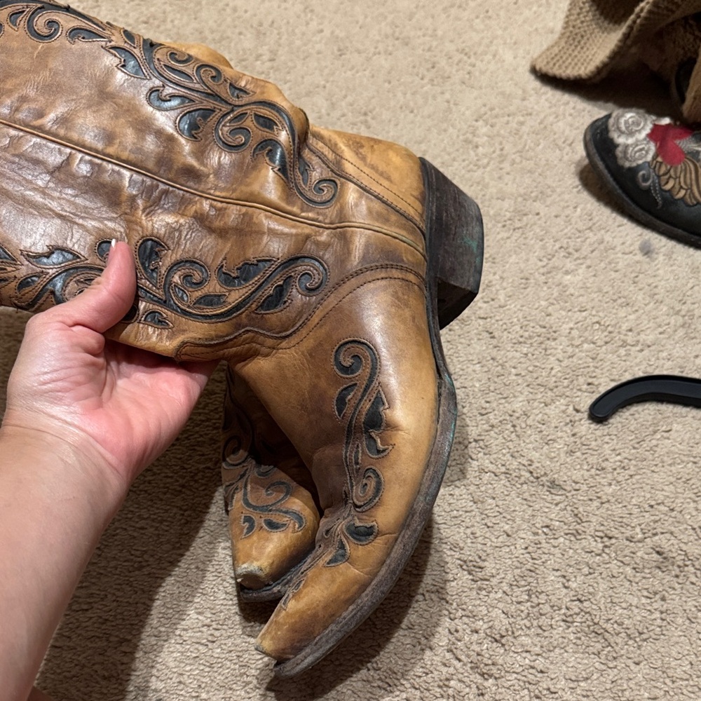 Old Gringo Brown Leather Embroidered Heeled Boots with Black Accents - Picture 6 of 6